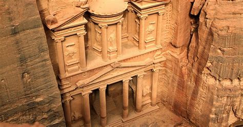 Visiting Petra Jordan – Map, things to see, planning tips, accommodations…