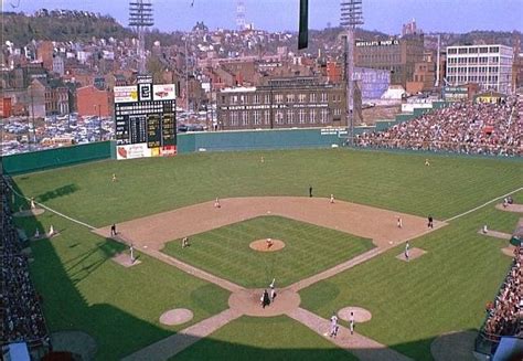 Crosley Field, Cincinnati (circa 1950s) | Baseball stadiums pictures ...