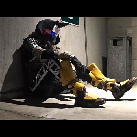 Awesome Cayde-6 cosplay by Holtsclawprops | Destiny cosplay, Cayde 6 ...