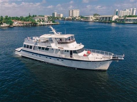 Luxury Yacht Charter Vacation Ideas 🚢 Tips for a Memorable Experience