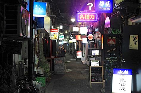 Shinjuku Nightlife: A Guide to Tokyo's Best Golden Gai Bars