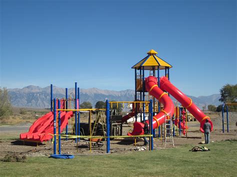 Mackay, Idaho 83251: More Work on the Mackay Elementary School ...