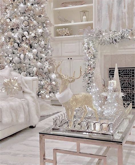 Pin by Zoitsa on Dream Homes 🏠 & Decor | Elegant christmas decor ...