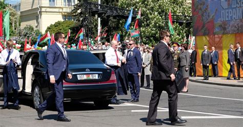 Lukashenko ignores the crisis and starts playing ice hockey | Abroad