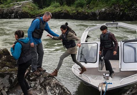 Riverside Lodge British Columbia | Jet Boat Tours