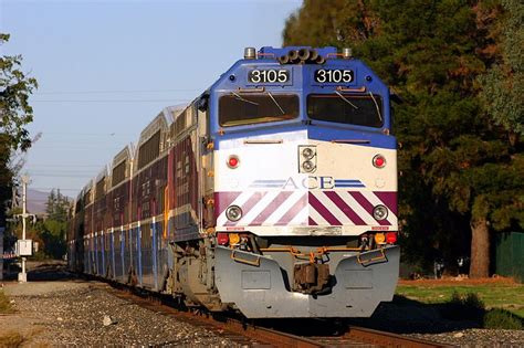 EMD F40PH | Commuter train, Railroad photography, Train