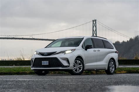 2023 Toyota Sienna XSE Minivan Review - Reviews | Driving