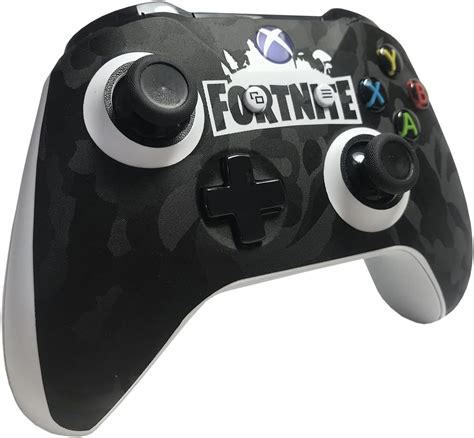 Fortnite Skin Holding Xbox Controller Wallpaper 06C