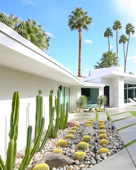 Where To Stay in Palm Springs for Modernism Week - Kelly Golightly