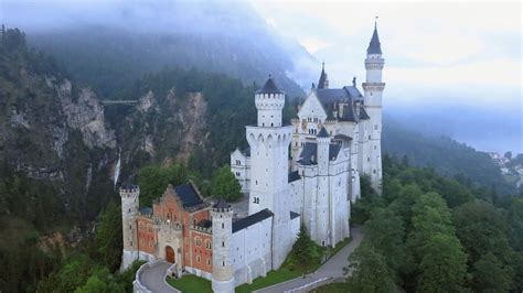 The Strange History of Neuschwanstein Castle Is No Disney Fairy Tale ...