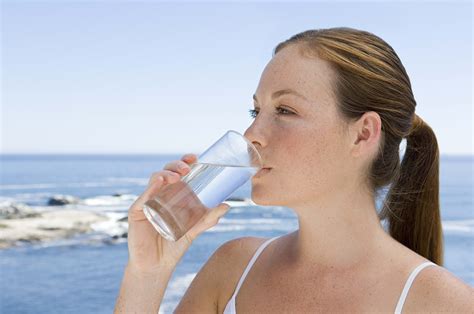 Wallpaper : sea, beach, drink, glass, freckles, Person, head, vacation ...