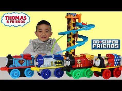 Thomas The Tank Engine Minis Twist n Turn Stunt Set Batman Thomas ...