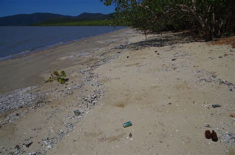 Yarrabah Beach, near Cairns, QLD, 09/10/12 | d69682a | Russell Cumming ...