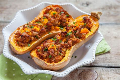 Butternut farcie aux lardons | Recette | Recette butternut, Butternut ...