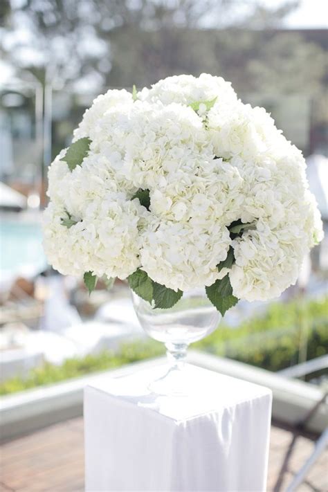 20 Pure White Wedding Decor Ideas for Romantic Wedding