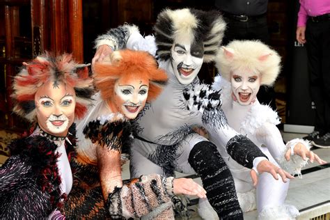 'Cats' Movie: 'Les Miserables' Team Reunites for Andrew Lloyd Webber ...