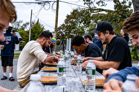 Pie-eating contest helps Thanksgiving needy | The Long Island Advance