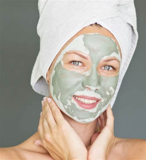 The Science of Beauty: The Right Way to Use a Clay Face Mask