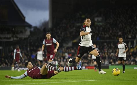 Fulham score five again to thrash West Ham | Reuters