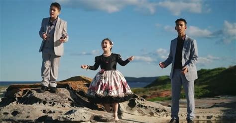 Three Young Children Sing Beautiful Rendition Of 'My Hope Is Built On ...