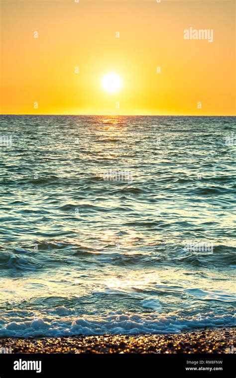 Sunrise scenery hi-res stock photography and images - Alamy