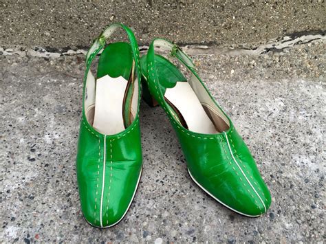 Women's Kelly Green Patent Slingback Pumps by BlackCatsVintageVice