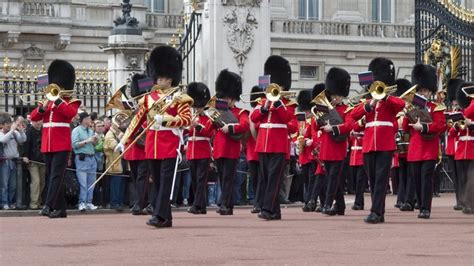 customs and traditions in uk