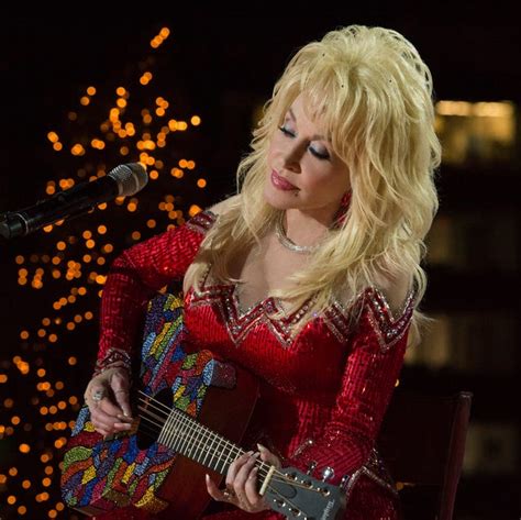 15 Best Dolly Parton Christmas Songs - Dolly Parton Holiday Albums