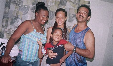 Riri Rihanna – Family, Family Tree - Celebrity Family