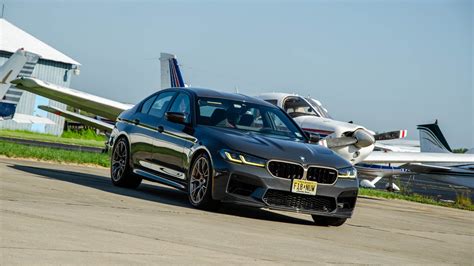 VIDEO: BMW M5 CS vs BMW M3 Competition -- Carwow