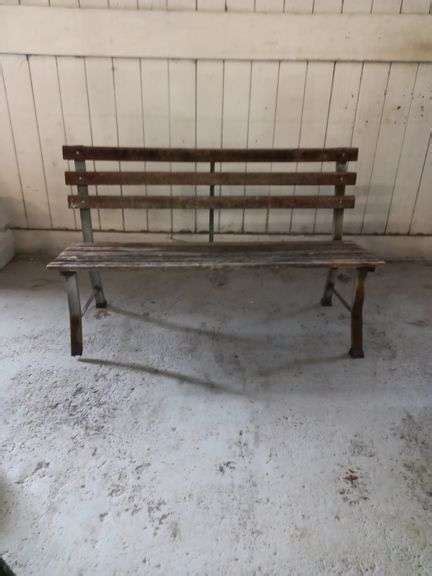 Vintage Garden Bench Seat - Tullochs Auctions