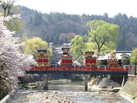 The Takayama Festival | Discover places only the locals know about ...