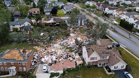 8 hospitalized after EF-3 tornado rips through Chicago suburb: 'Like a ...