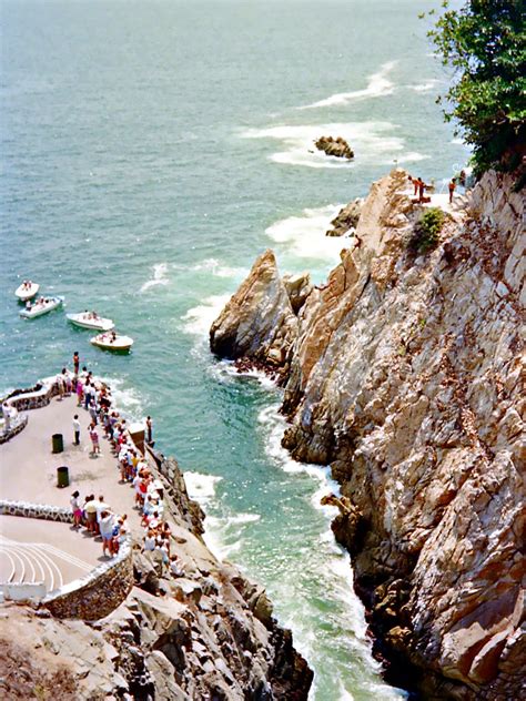 La Quebrada Cliff Divers, Acapulco, April 1989 | Please have… | Flickr