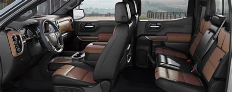 2021 Chevy Silverado 1500 Interior | Chevrolet of Naperville