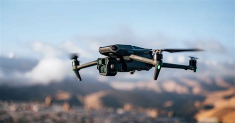 DJI Mavic 3 Pro is a Flagship Drone with the First Triple Camera System ...