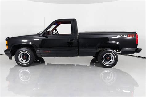 Low-Mileage 1990 Chevy 1500 454 SS Represents 90s Performance Truck Culture