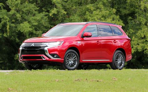 Mitsubishi Outlander 2022 Red