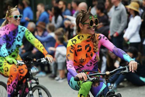 Sun's (not) out, buns (still) out: Photos from 2019 Fremont Solstice Parade