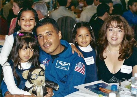 INTERVIEW: Former Astronaut José Hernández Shares ‘Five-Ingredient ...