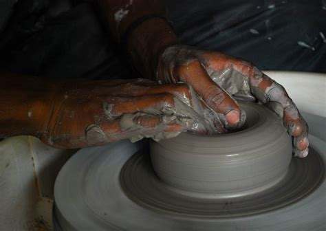 Wheel Throwing Pottery For Beginners – Zarava