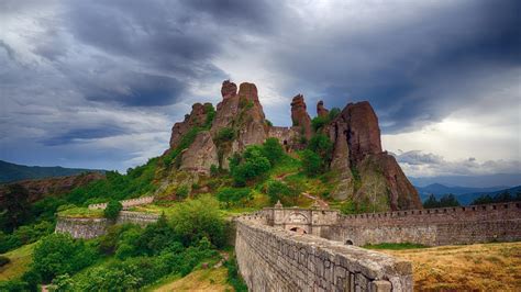 Belogradchik Rocks – Bing Wallpaper Download