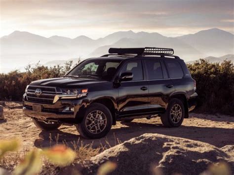 2021 Toyota Land Cruiser Heritage Edition debuts with 3-row option