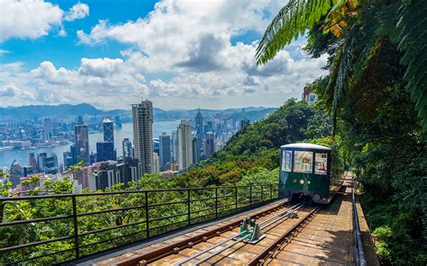 What you must know before riding The Peak Tram Hong Kong