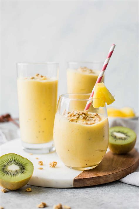 Tropical Smoothie Sunny Day Recipe | Bryont Blog