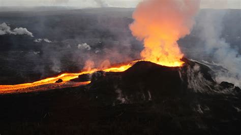 Scientists Share Rare Photo Of 65 Foot Tall Lava Dome In Hawaii, And It ...