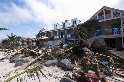 Aux Antilles, les terribles ravages de l'ouragan Irma en images | Slate.fr