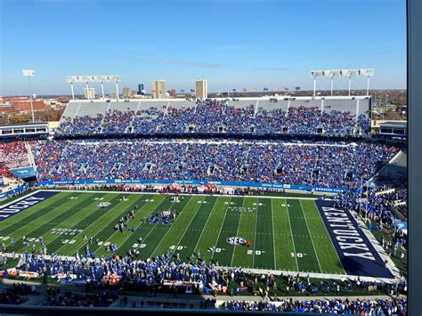 There were Plenty of Empty Seats at Kroger Field