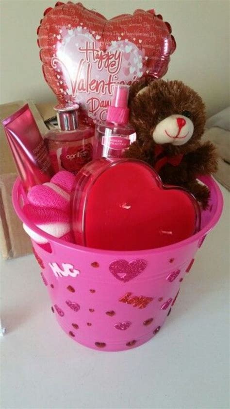 60+ Romantic DIY Valentines Gift Basket Ideas That Shows Your Love ...