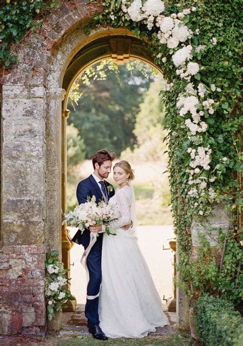 British Wedding Style with Country Garden Charm » Hey Wedding Lady